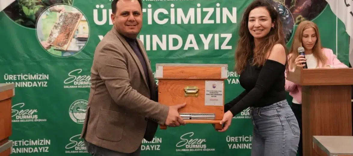Dalaman’da Genç Arıcılara Destek: Ücretsiz Kovan Dağıtıldı