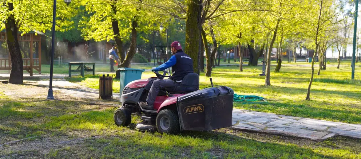 Köyceğiz Parklarda Çevre Düzenlemesi Sürüyor