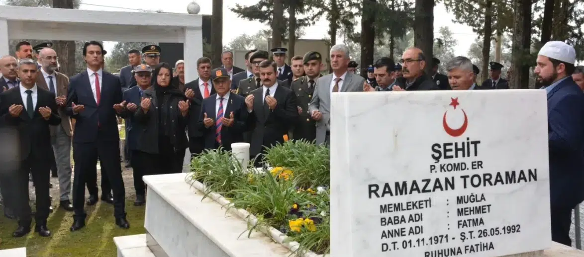 Köyceğiz’de Şehitlikte Hüzün ve Gurur Bir Arada