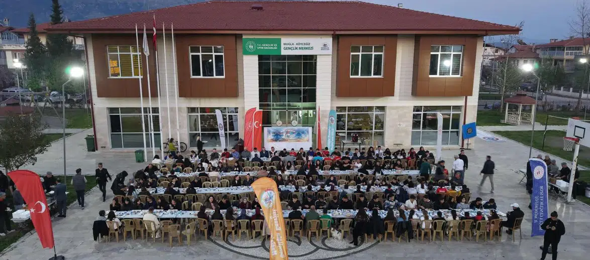 Kaymakam Mert Kumcu Köyceğiz’de Gençlerle İftar Sofrasında Buluştu