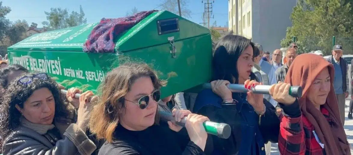 Kavaklıdere'de acı veda: Sermin Bacak'ın tabutunu kadınlar taşıdı