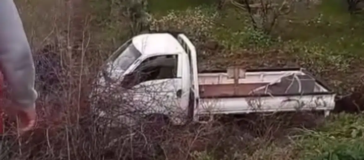 Seydikemer’de Süt Toplama Aracı Şarampole Devrildi