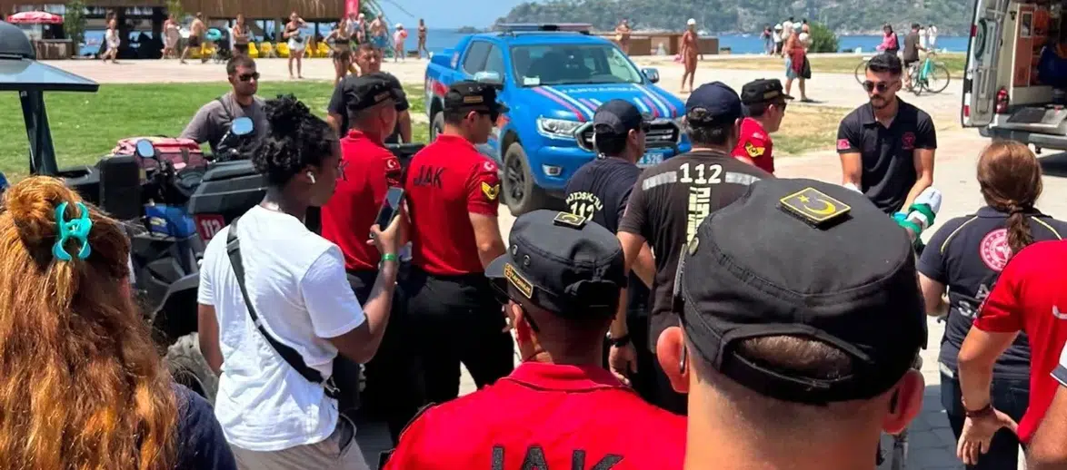 Fethiye'de Yamaç Paraşütü İş Yeri Çatısına İndi!