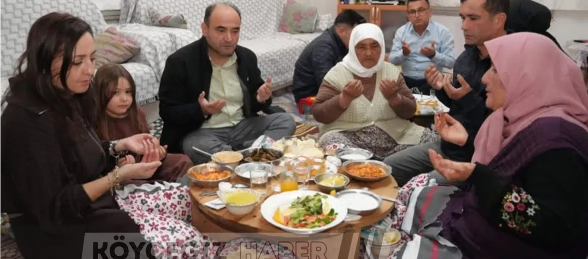 Seydikemer'de Gönül Köprüsü: Başkan İftarı Personeliyle Açtı!