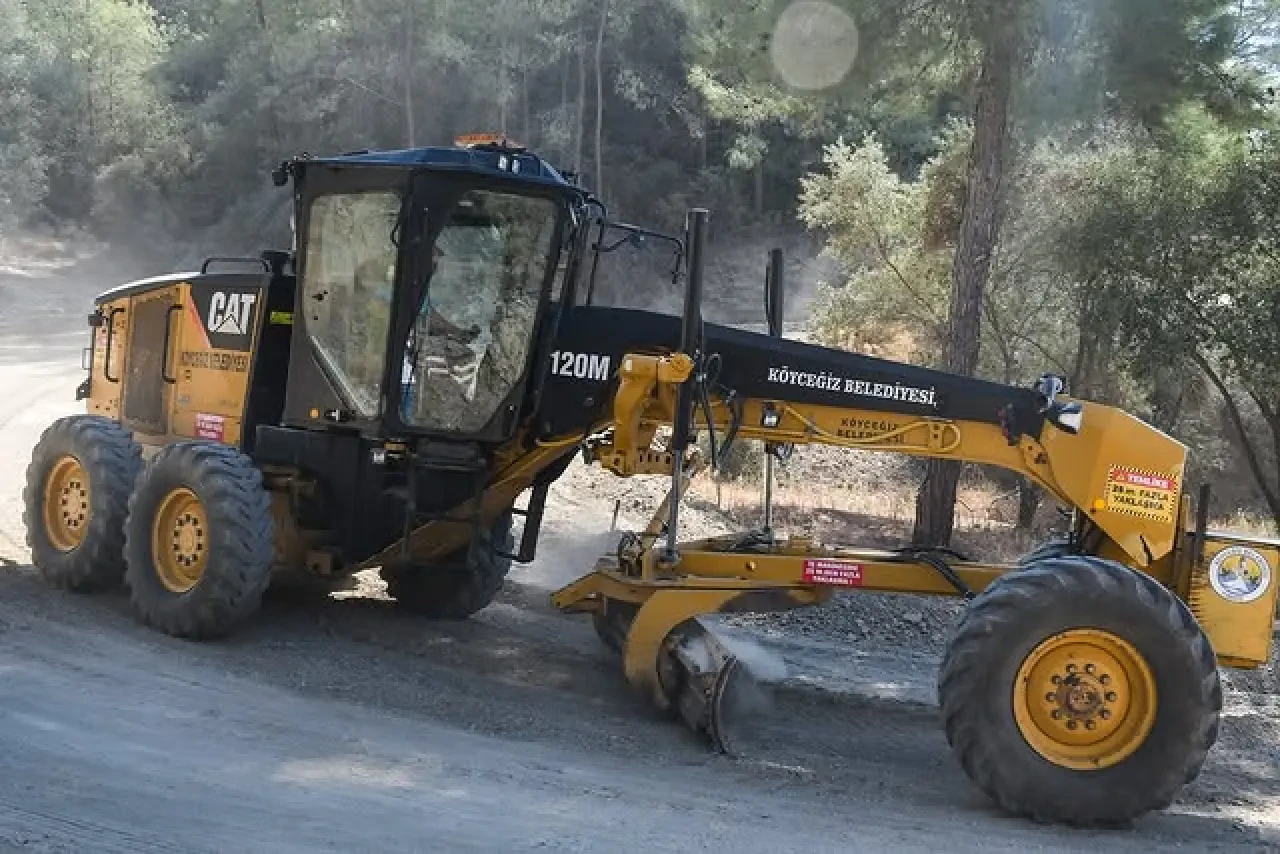 Köyceğiz’de Pınar Mahallesi – Yuvarlakçay Yolunda Asfalt Öncesi Dolgu Çalışmaları Sürüyor 1