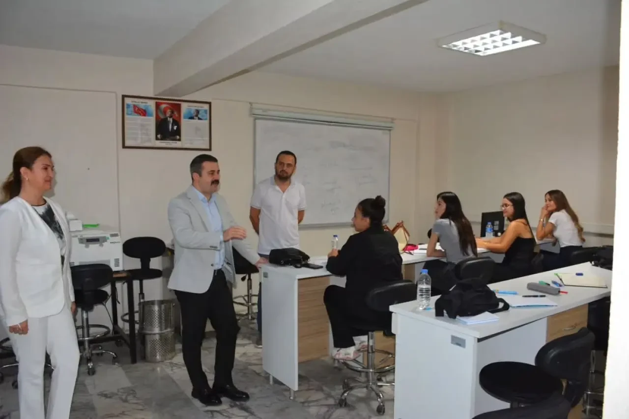 Kaymakam Mert Kumcu’dan Köyceğiz MYO Ziyareti: Yeni Akademik Yıl Öğrencilerle Başladı 4