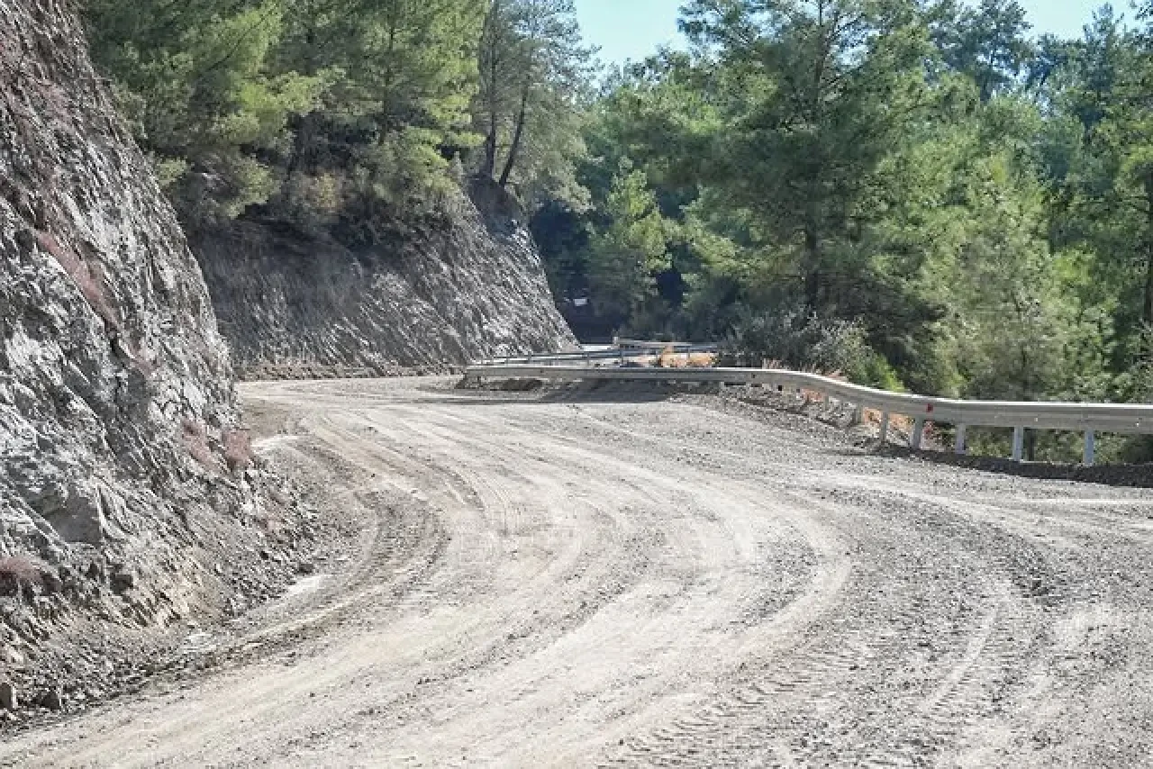 Köyceğiz’de Pınar Mahallesi – Yuvarlakçay Yolunda Asfalt Öncesi Dolgu Çalışmaları Sürüyor 2