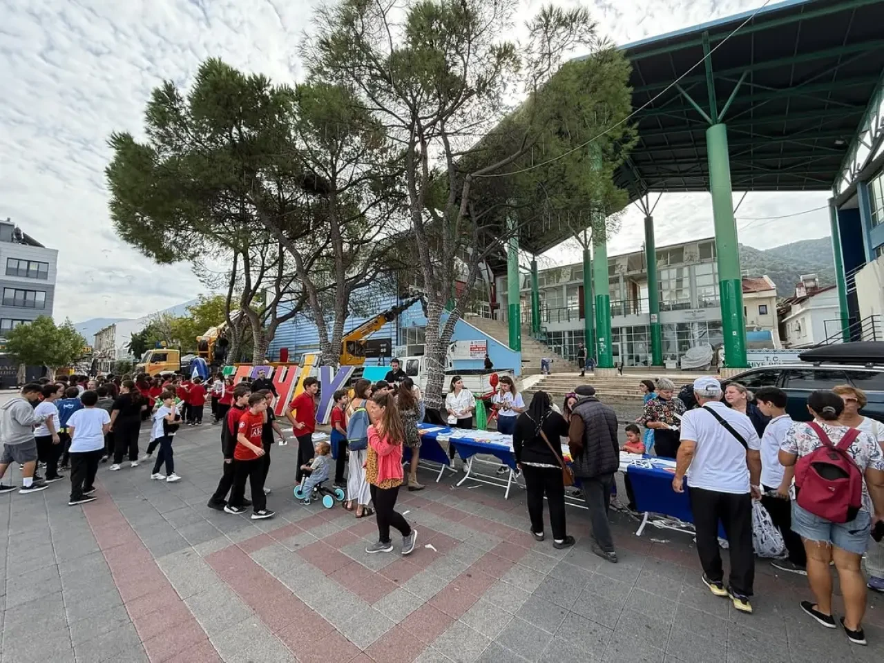 Fethiye’de 25. Uluslararası Ölüdeniz Hava Oyunları Festivali Coşkuyla Devam Ediyor 4
