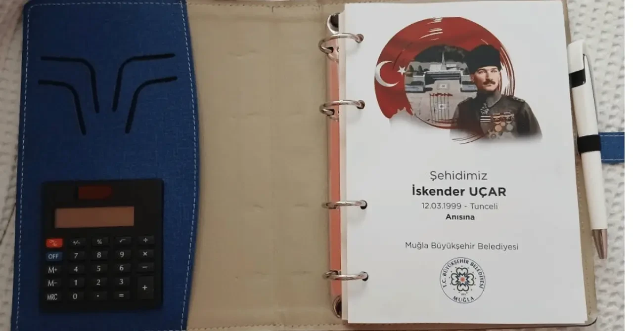 Şehit Babasına Hatıra Defteri Geldi: Başkan Aras’tan Köyceğiz’de Göz Dolduran Vefa 5