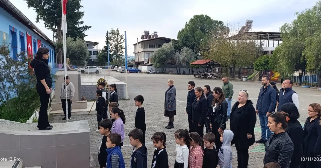 Zeytinalanı Şeyh İlk-Ortaokulu’nda 10 Kasım Töreni Düzenlendi 3