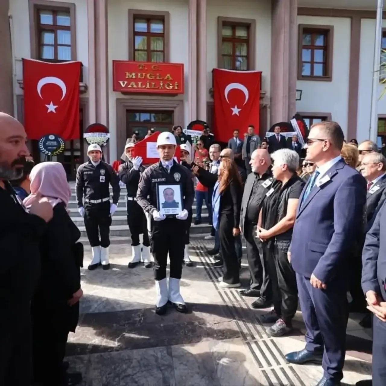 Polis Memuru Deniz Çakıcı Muğla’da Son Yolculuğuna Uğurlandı 3