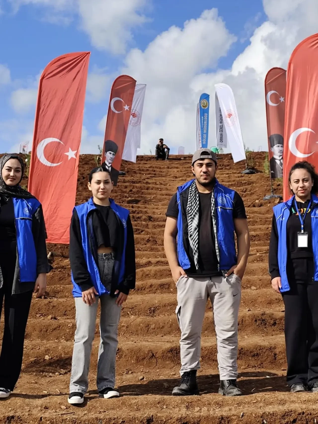 11 Kasım Milli Ağaçlandırma Günü: Köyceğiz Gençleri Fidan Dikimiyle Destek Verdi 4