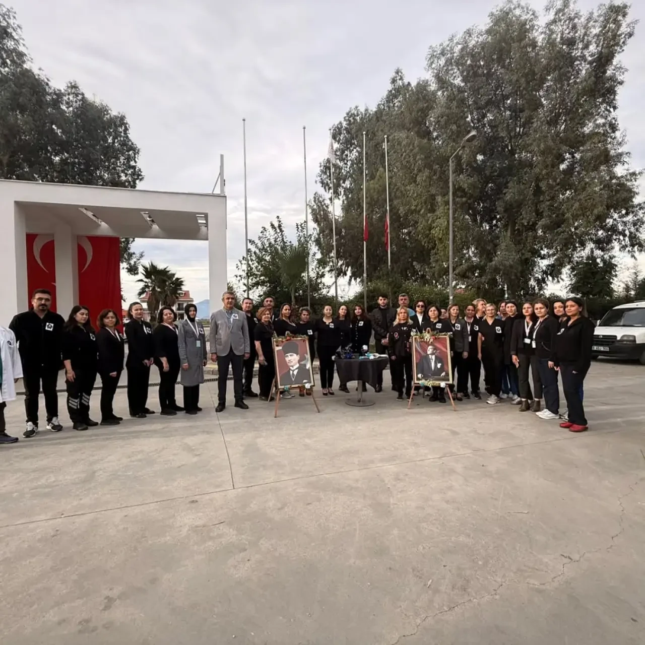 Köyceğiz Devlet Hastanesi’nde 10 Kasım Saygı Duruşu Gerçekleştirildi 3