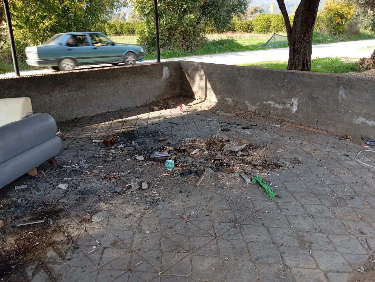 Köyceğiz Yangı Mahallesi’nde Düğün Alanı Terk Edilmiş Mekâna Döndü 4