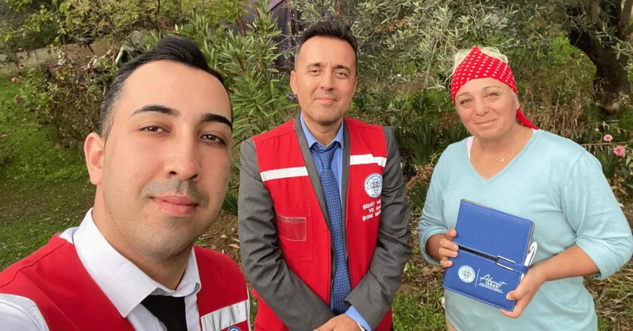 Şehit Babasına Hatıra Defteri Geldi: Başkan Aras’tan Köyceğiz’de Göz Dolduran Vefa 1