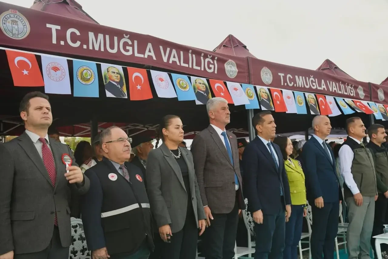 Köyceğiz’de Yangın Alanına Umut Dikildi: Fidanlar Toprakla Buluştu 2