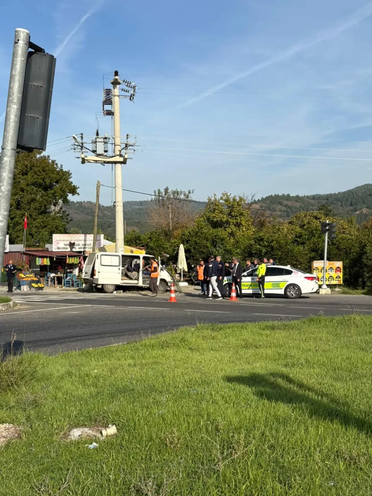 Köyceğiz’de Trafik Kazası: Minibüs ile Otobüs Çarpıştı: 2 Yaralı 3