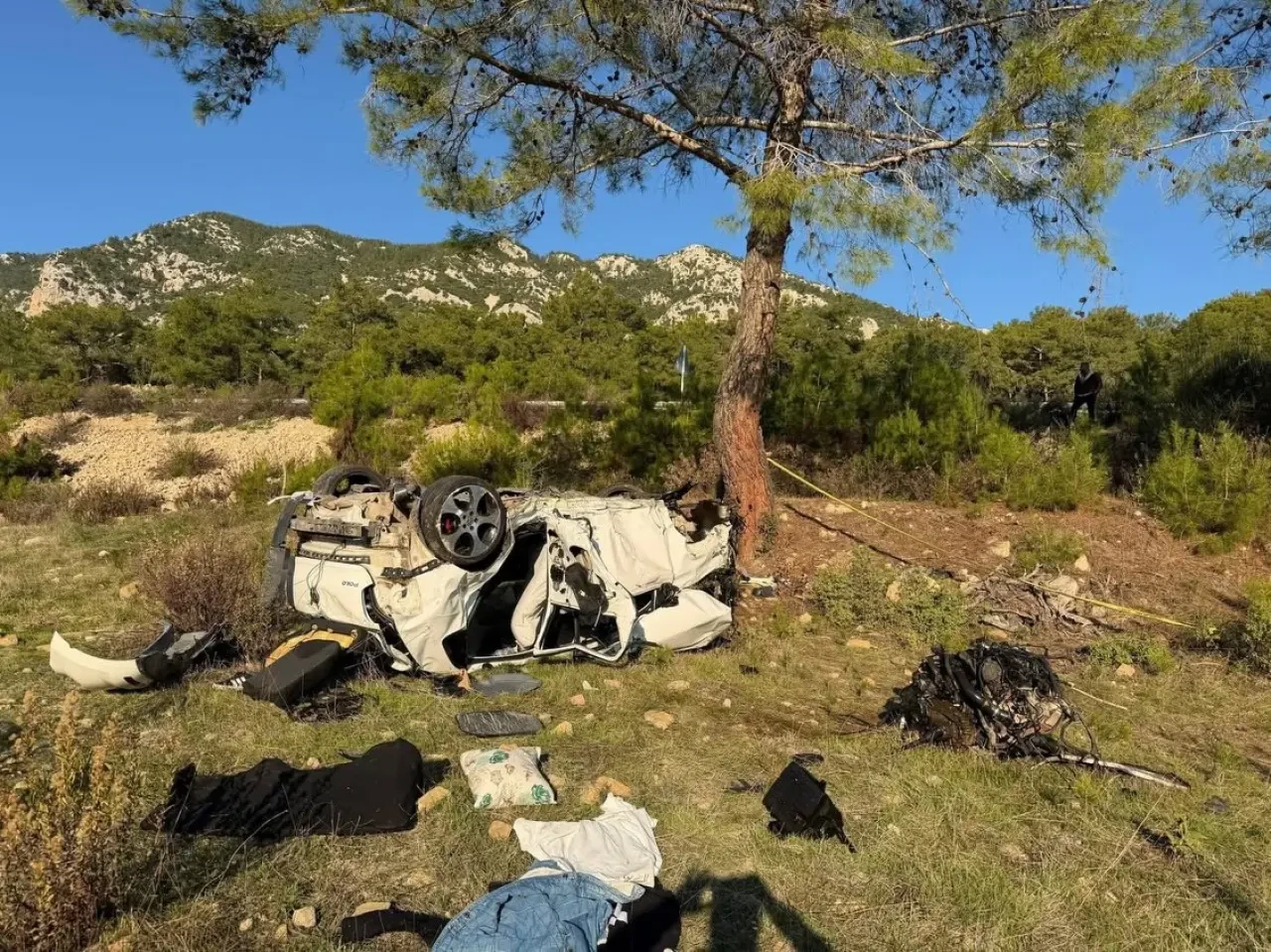 Göynük’te feci kaza: 2 genç hayatını kaybetti, 2 yaralı 4