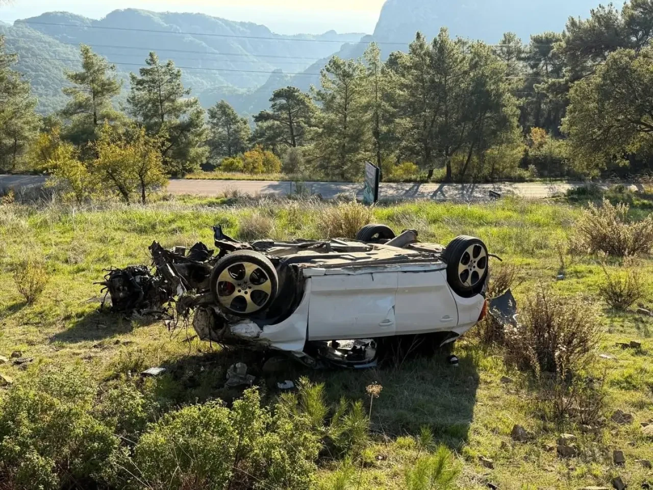 Göynük’te feci kaza: 2 genç hayatını kaybetti, 2 yaralı 1