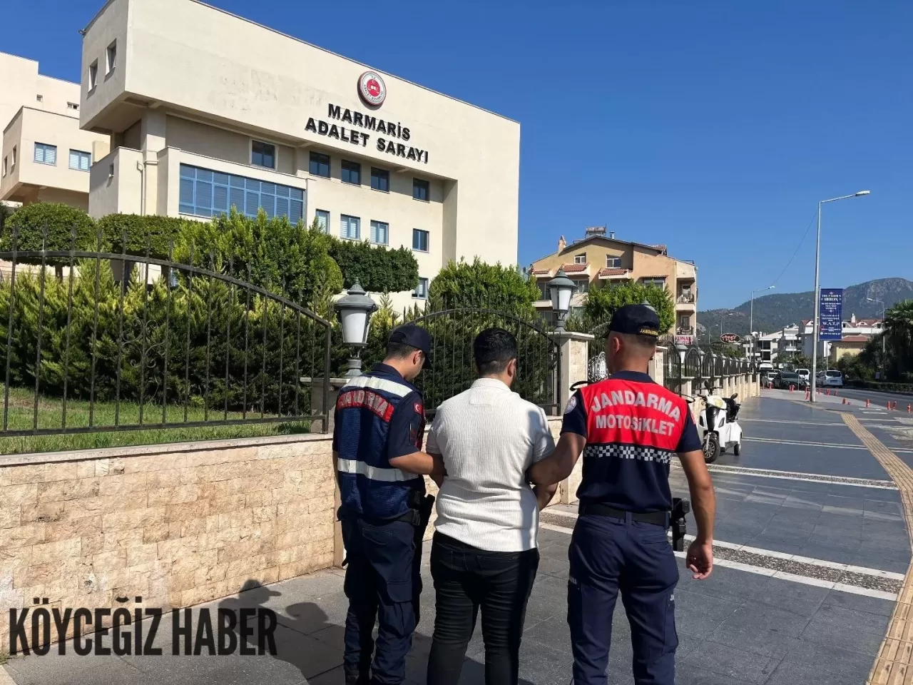 Marmaris'te Kadın, Erkek Kılığına Girdi: Yine de Yakalandı!