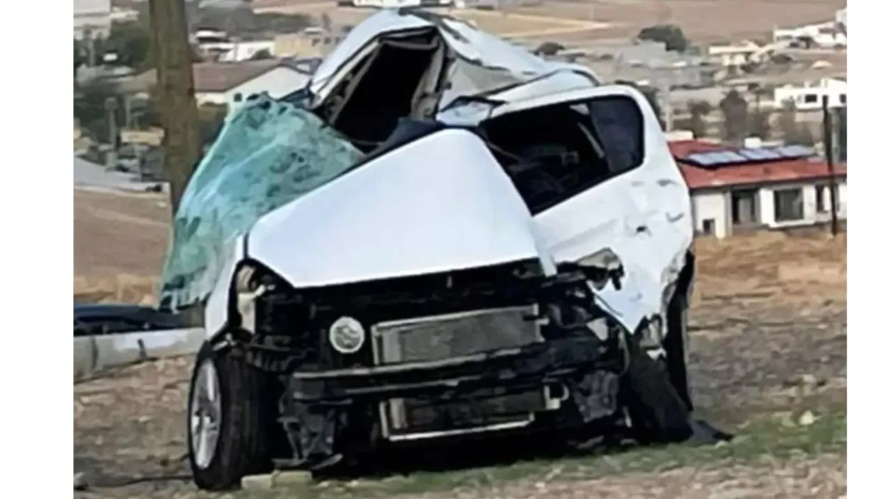 Tır Otomobile Çarptı: Hemşire Sümeyye Solmaz Hayatını Kaybetti