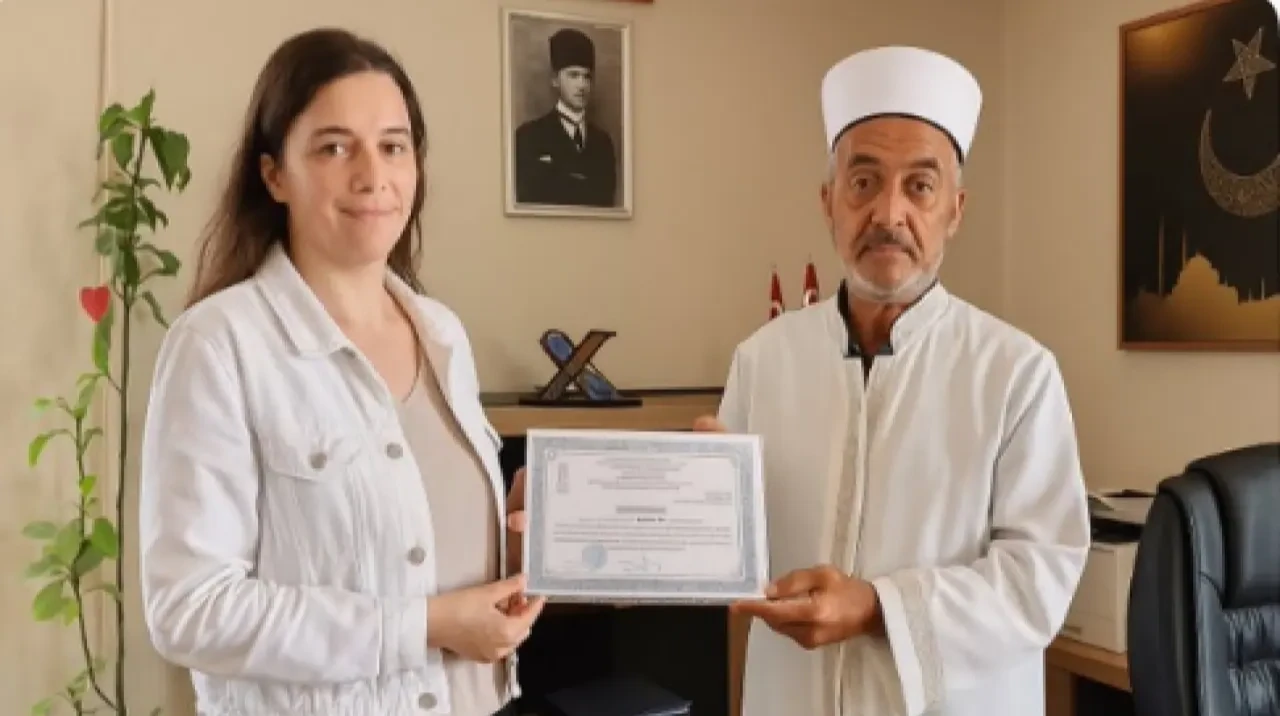 Ukraynalı Vladlena Ortaca’da Müslüman Oldu: Kelime-i Şehadet Getirdi