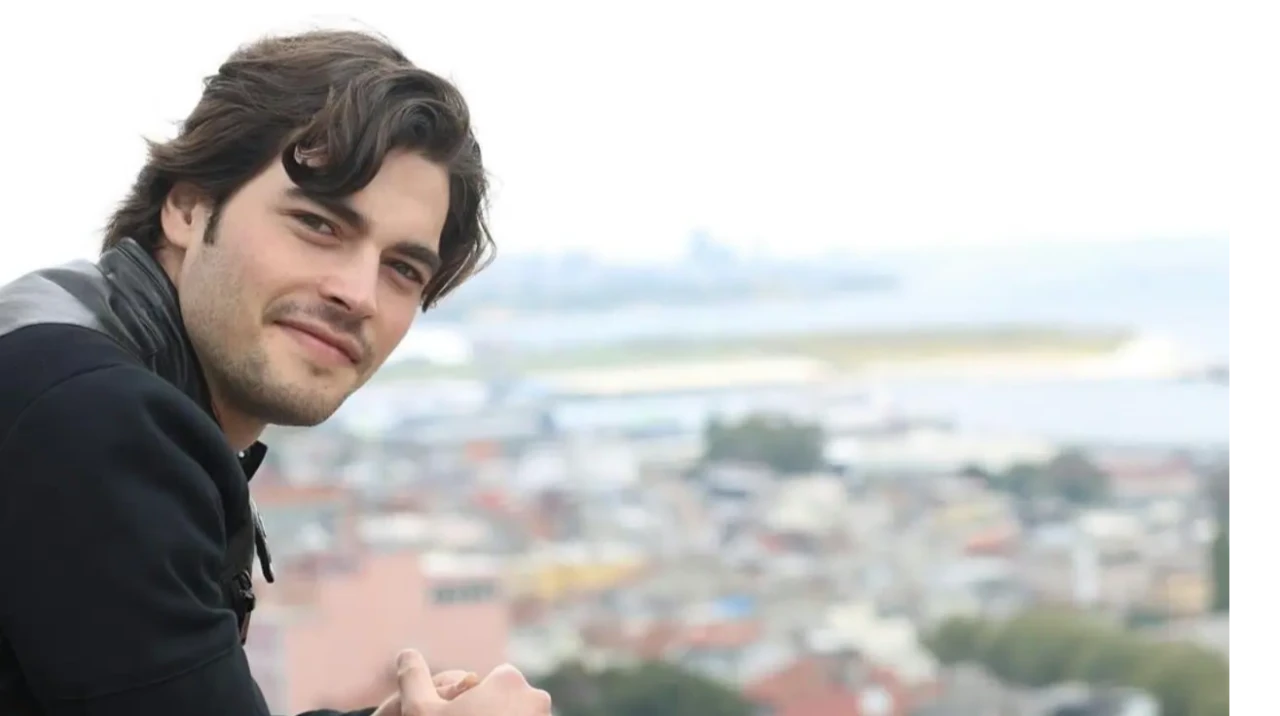 Akın Akınözü Kimdir? Kaç Yaşında, Nereli, Boyu Kaç cm, Kilosu Kaç, Hangi Dizilerde ve Filmlerde Rol Aldı?