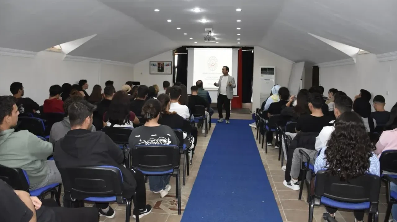 Köyceğiz MYO’da “Problem Çözme Becerisi” Semineri Düzenlendi