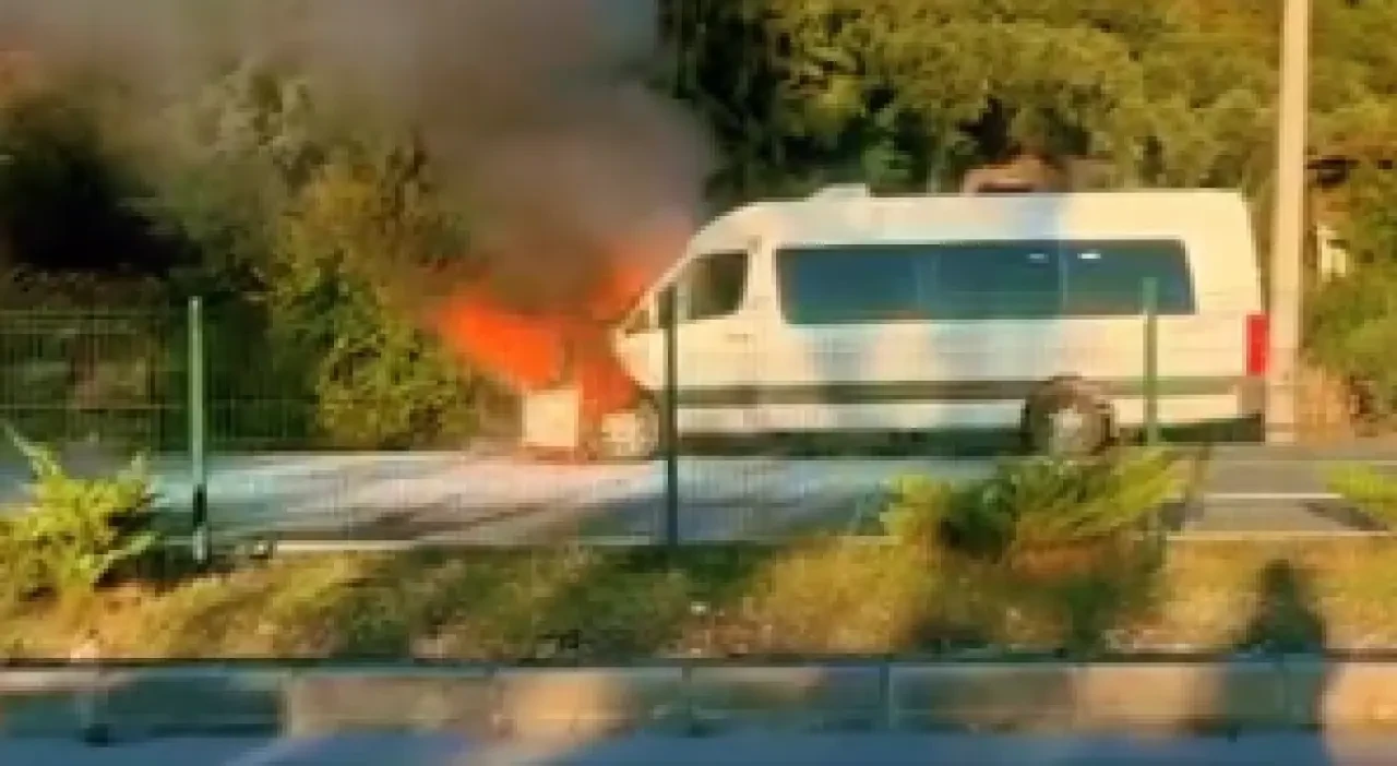 Dalaman Çevre Yolunda Okul Servisi Alev Aldı: Can Kaybı Yaşanmadı