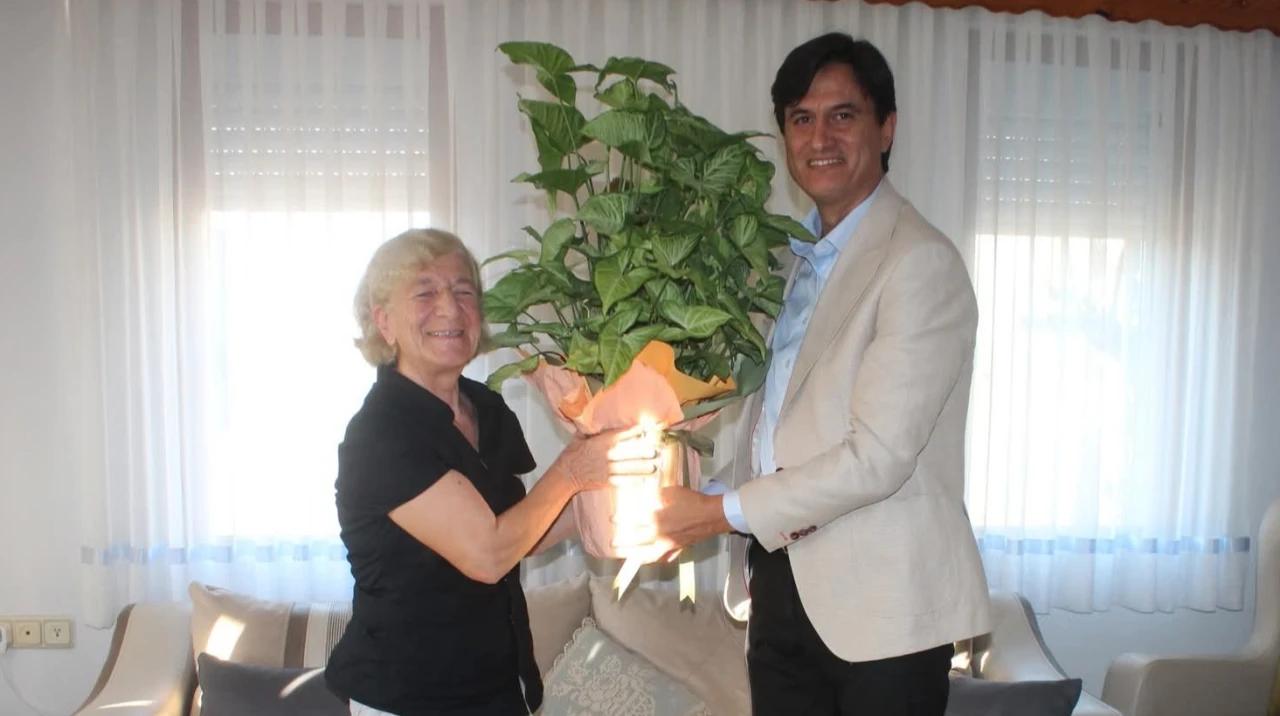 Köyceğiz İlçe Milli Eğitim Müdürü Taner ŞEN’den Emekli Öğretmen Ayşe Berksoy’a Ziyaret