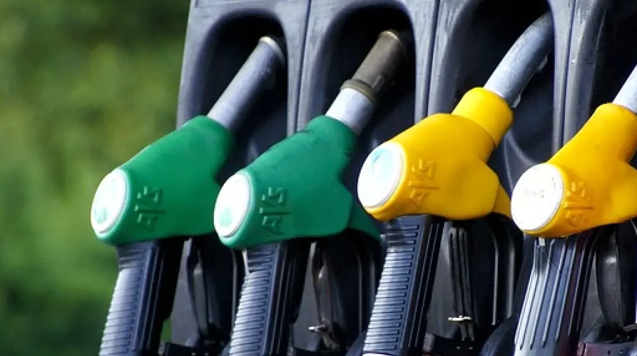 Akaryakıta Zam mı Geldi? 3 Ekim 2025 Benzin, Motorin ve LPG Ne Kadar oldu? Güncel Fiyatları