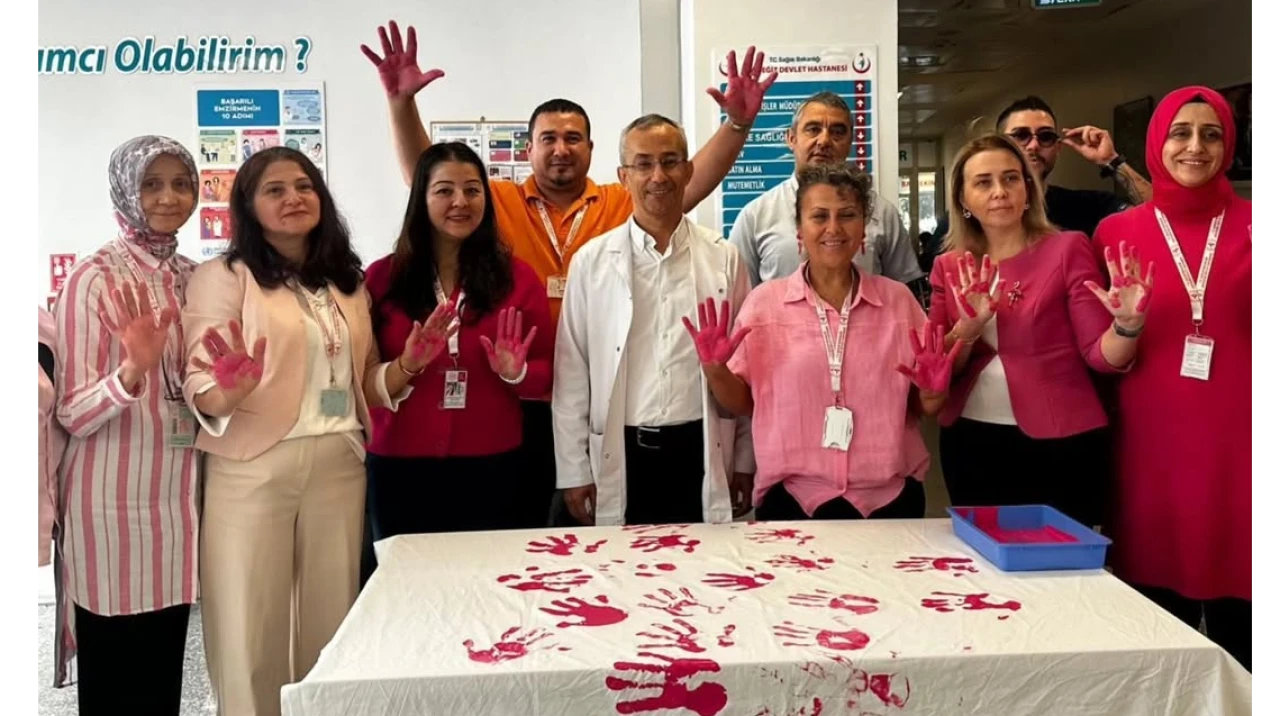 Köyceğiz Devlet Hastanesi’nde Meme Kanseri Farkındalık Etkinliği: “Dokun, Farket” Mesajı Verildi