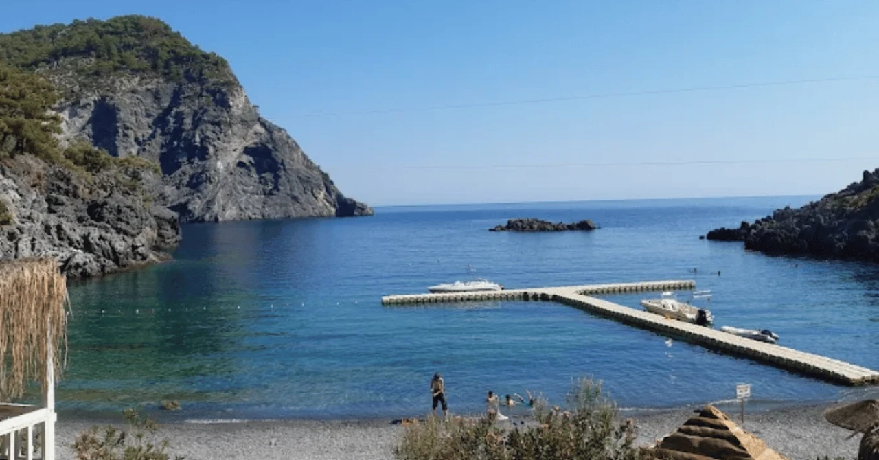 Aşı Koyu: Köyceğiz’in Mavi Cenneti ve Dalış Tutkunlarının Gözdesi