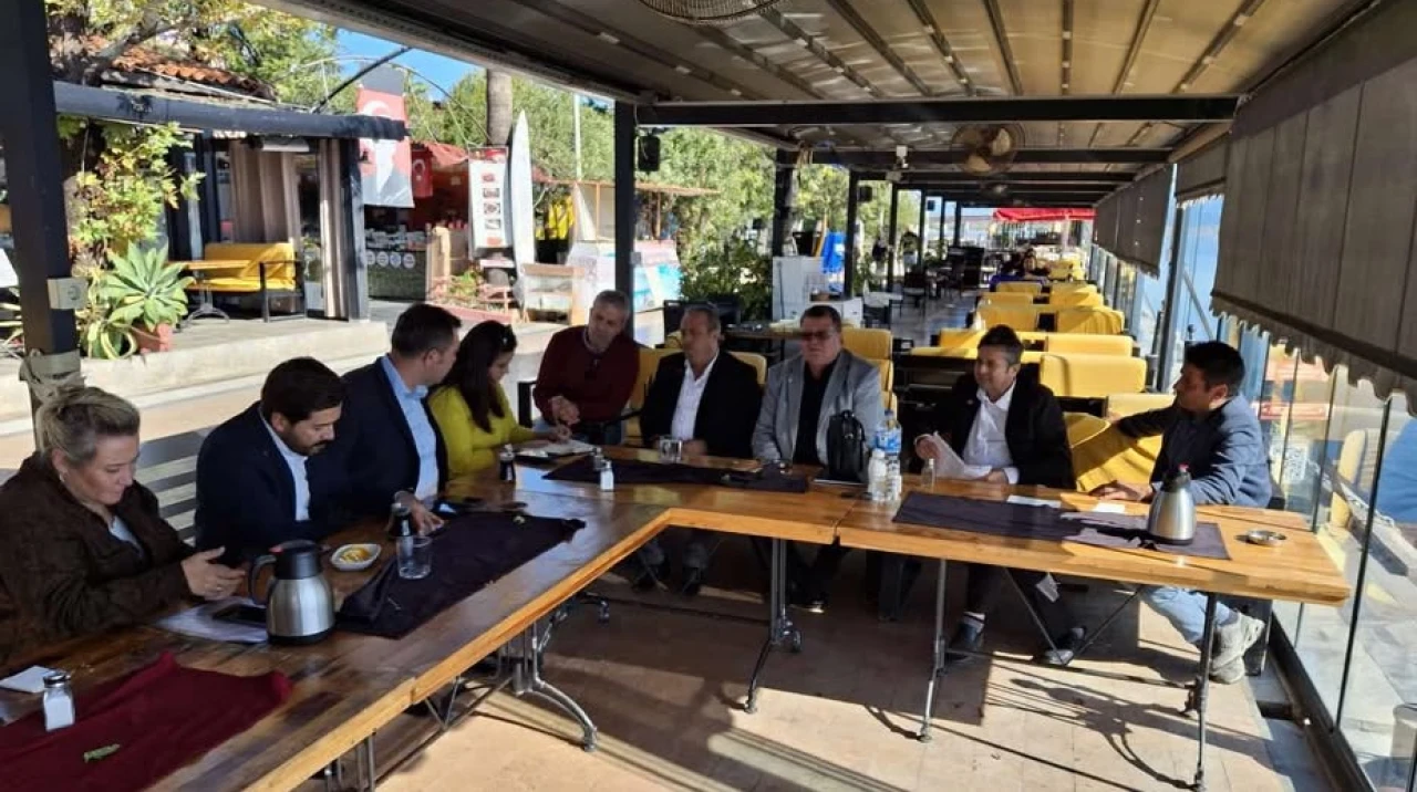 Aydem Bölge Müdürü Fatih Yalçın ile Muhtarlarla Çözüm Toplantısı