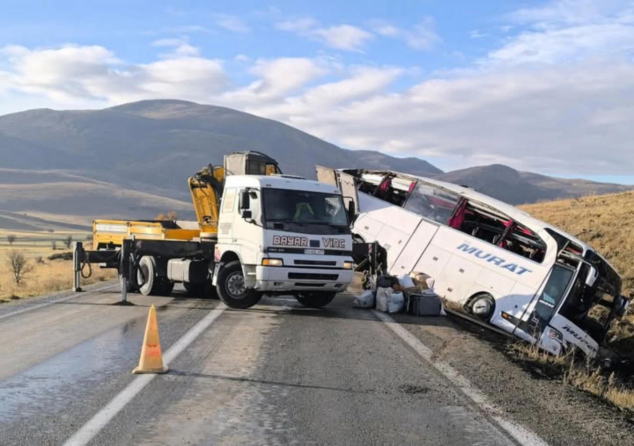 Muğla Otobüsü Şarampole Devrildi: 2 Ölü, 21 Yaralı