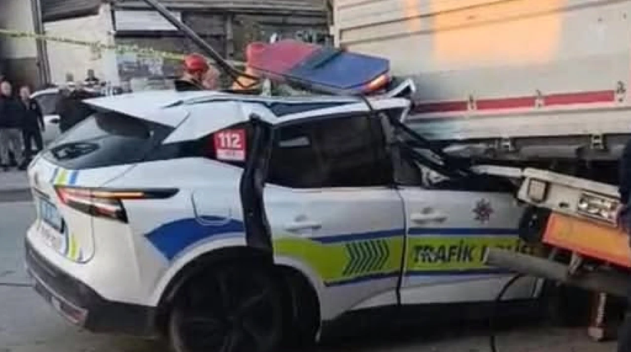 Son Dakika: Polis Aracı TIR’a Çarptı: 1 Şehit, 1 Polis Ağır Yaralı