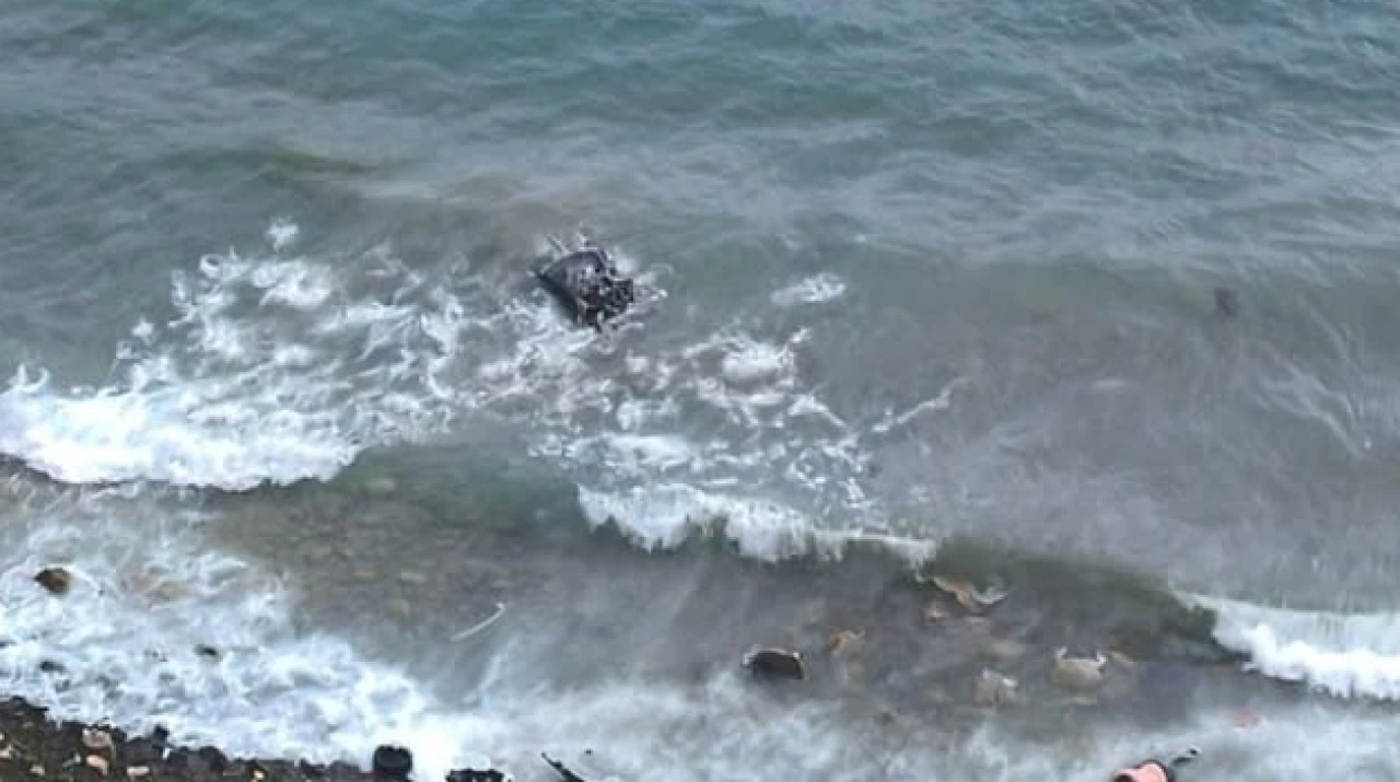 Datça Aktur Yolunda Araç Denize Düştü: Sürücü Yaralı