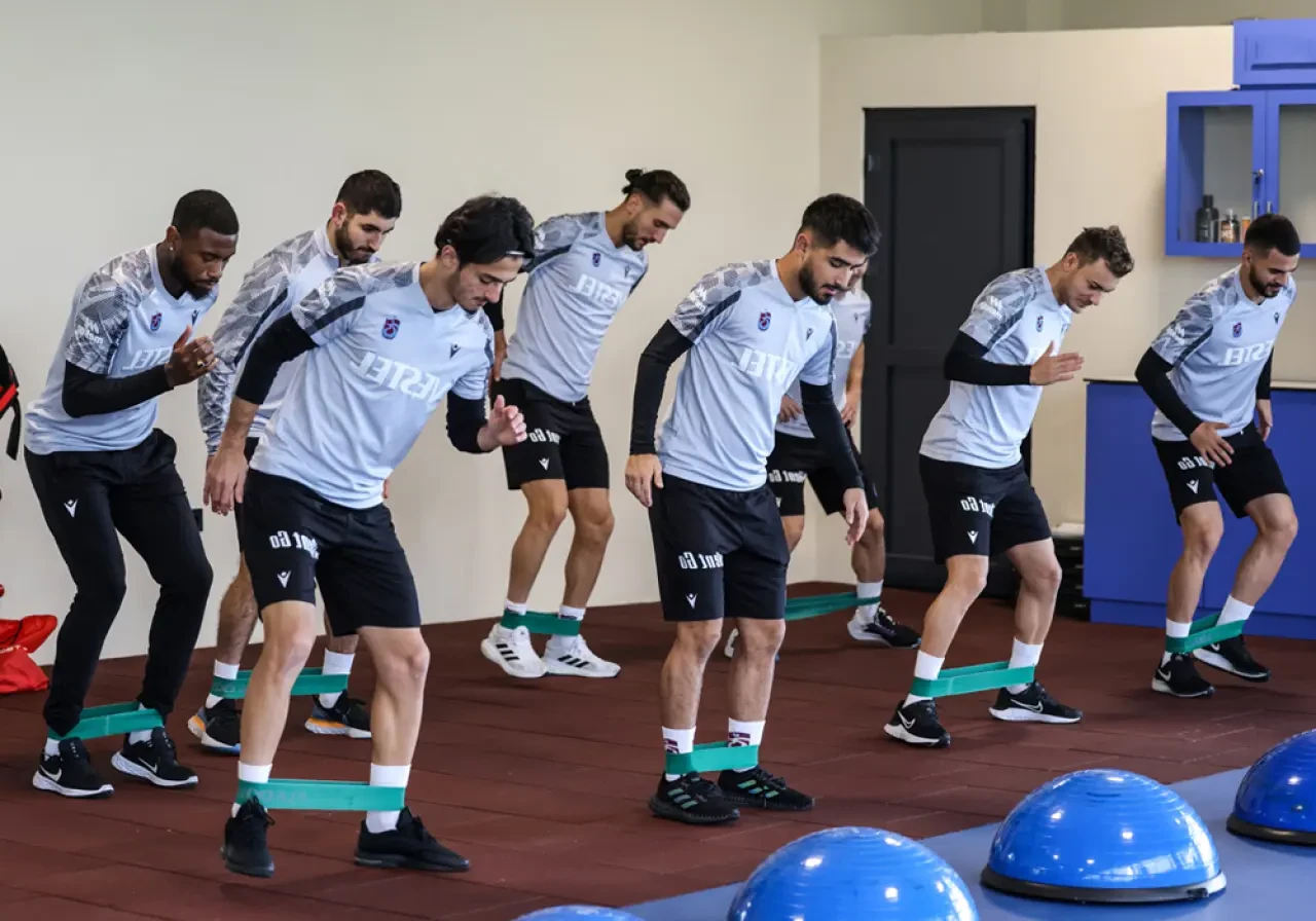 Trabzonspor Alanyaspor Maçı Hazırlıklarını Sürdürüyor! 6 İsim Antrenmanda Yer Almadı
