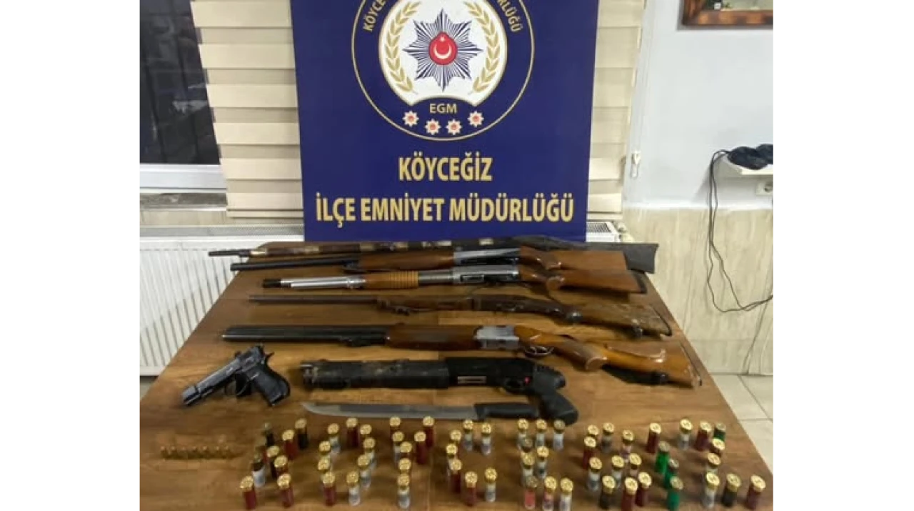 Köyceğiz’de Evinde Silah Bulunan Şüpheliler Yakalandı