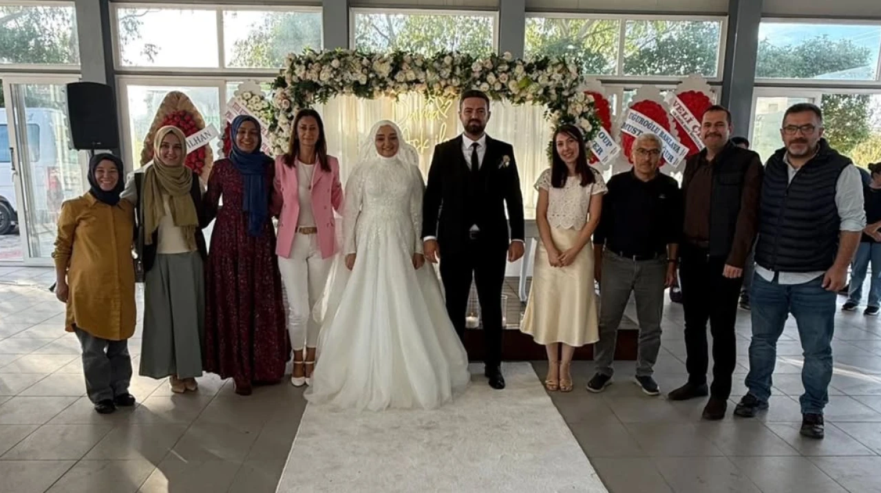 Köyceğiz İmam Hatip Ortaokulu Öğretmeni Büşra Pirci Dünyaevine Girdi