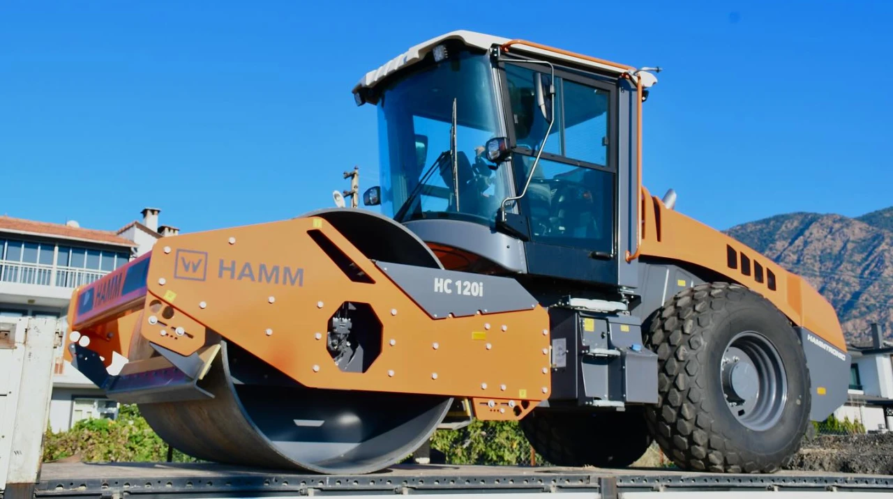 Köyceğiz Belediyesi Envanterine Yeni Yol Silindiri Katıldı