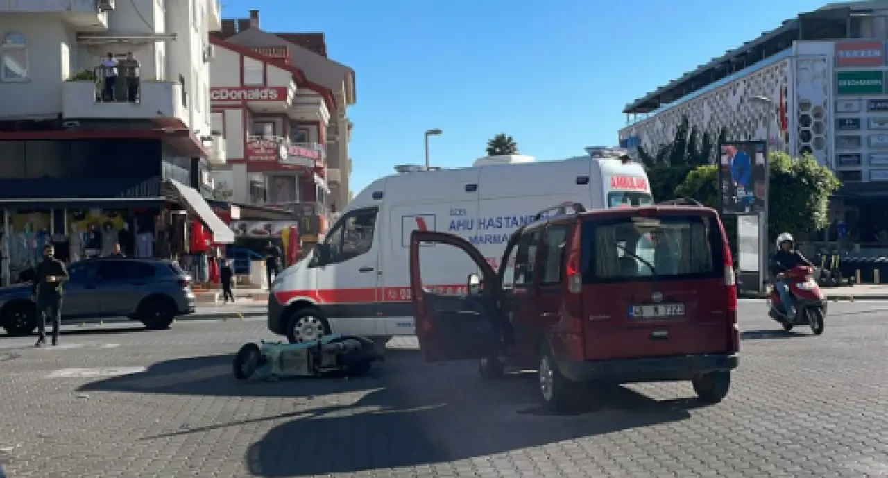 Marmaris Blue Port AVM Önünde Kaza: Motosiklet Sürücüsü Yaralandı
