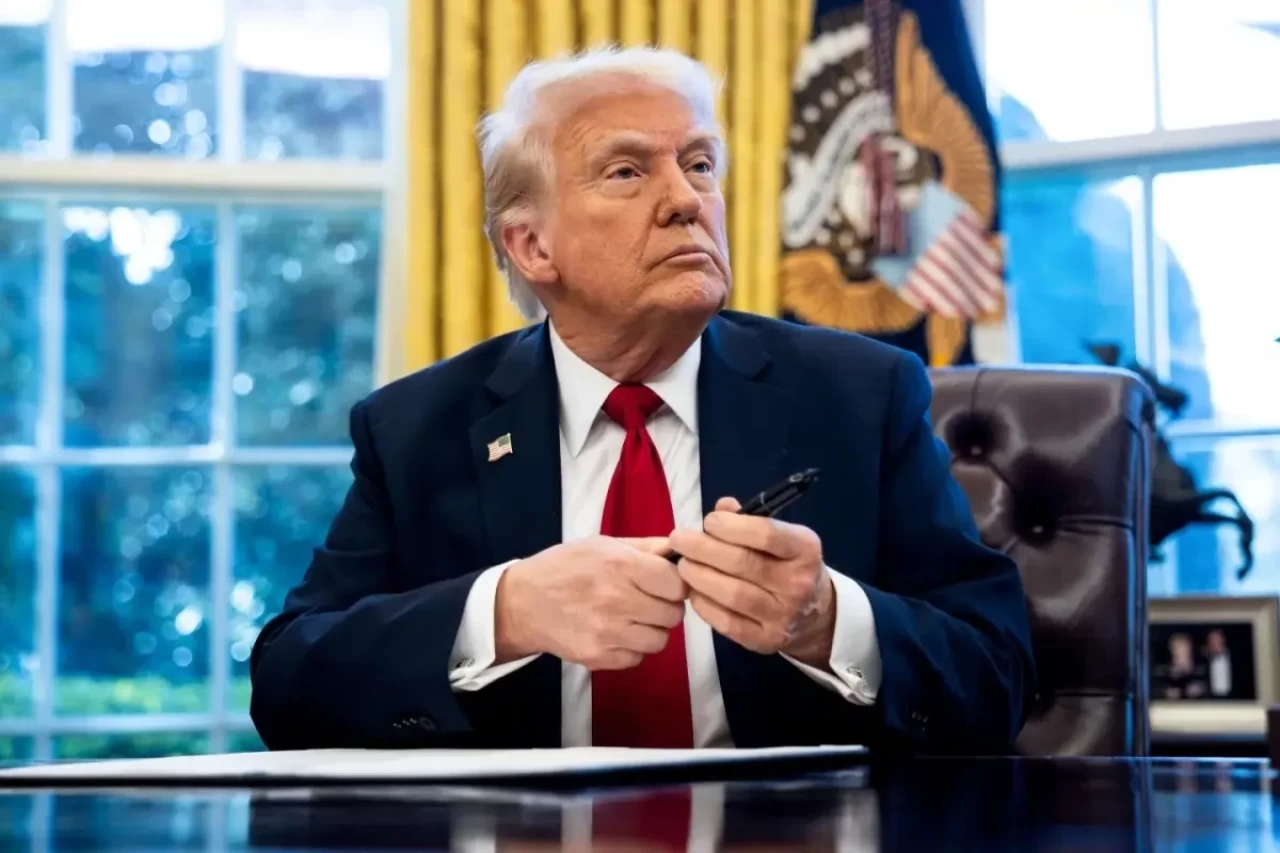 Donald Trump'tan Şok Gümrük Vergileri Kararı: Tüm İthal Ürünlere %10, Otomobillere %25 Vergi!