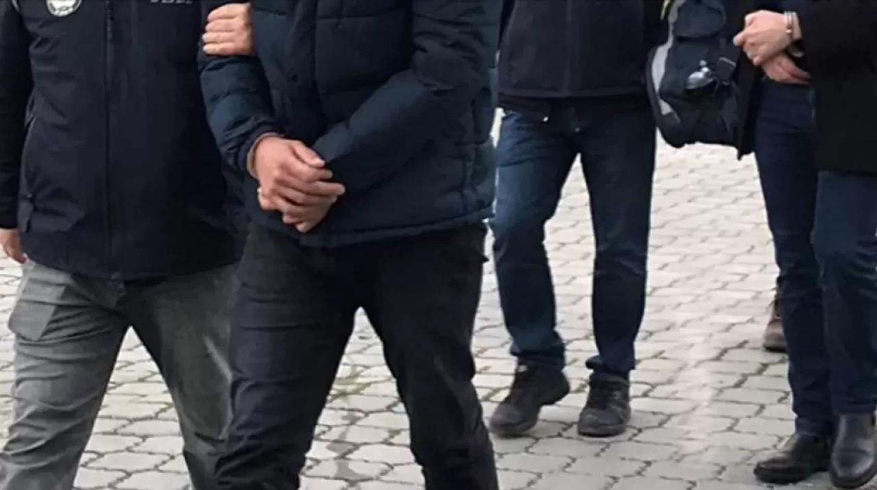 Samsun'da Mezarlıkta Silahlı Saldırı: 5 Yaralı Var, 17 Yaşındaki Şüpheli Teslim Oldu