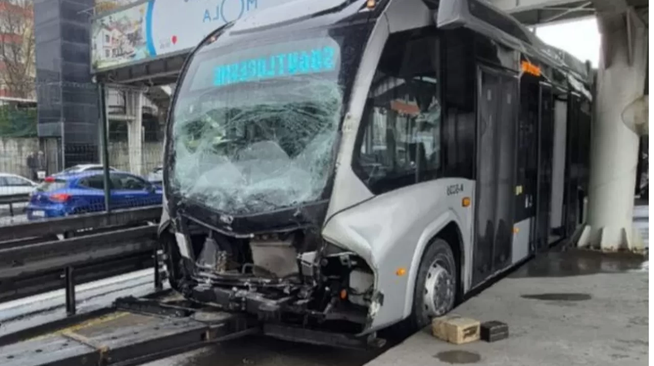 Avcılar'da Metrobüs Kazası: Çok Fazla Yaralı Var