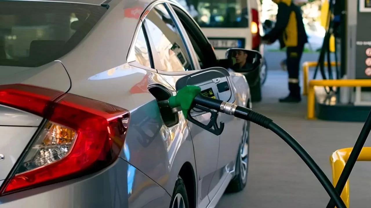 Motorin ve Otogaza Büyük İndirim! Akaryakıt Fiyatlarında 8 Nisan Sürprizi