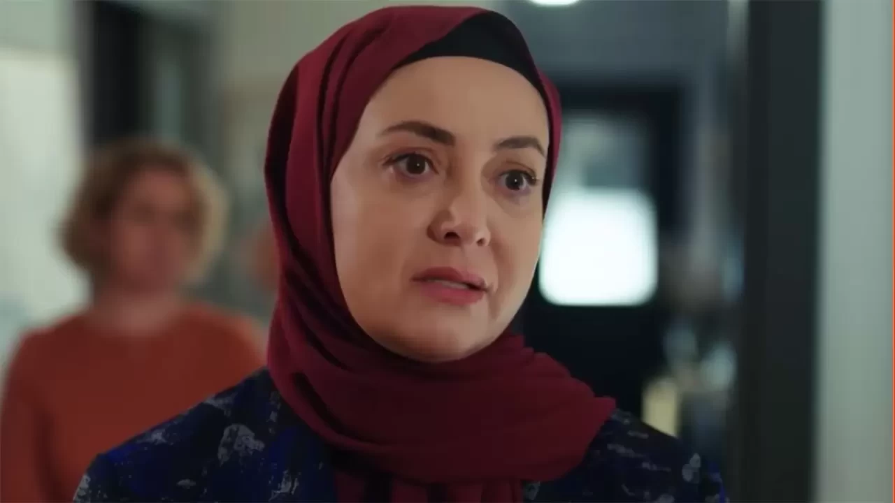 Kızılcık Şerbeti'nde Şok Ayrılık: Pembe Neden Diziden Ayrılıyor!