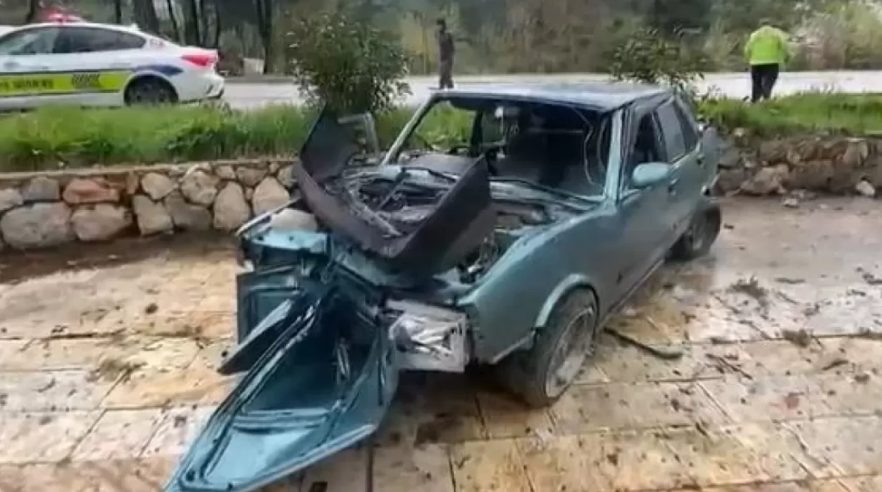 Yatağan'da Feci Kaza: Araç Restoran Bahçesine Uçtu