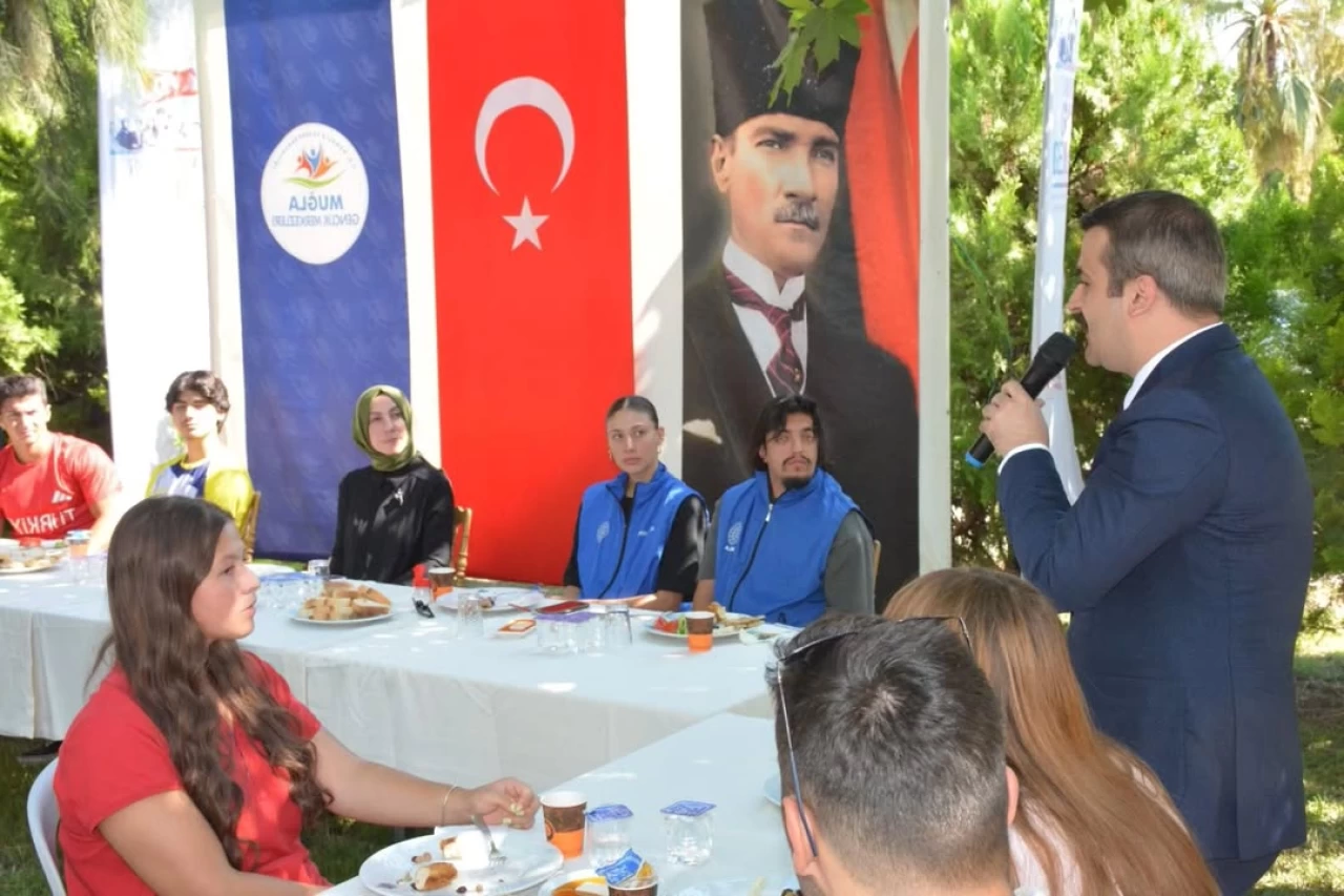 Bakan Yardımcısı Safa Koçoğlu Köyceğiz Gençlik Merkezi’nde Gençlerle Buluştu