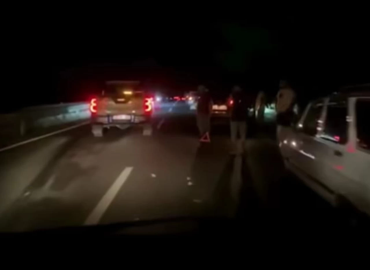 Muğla Sakar Geçidi’nde Zincirleme Kaza: 6 Araç Birbirine Girdi, Trafik Kilitlendi